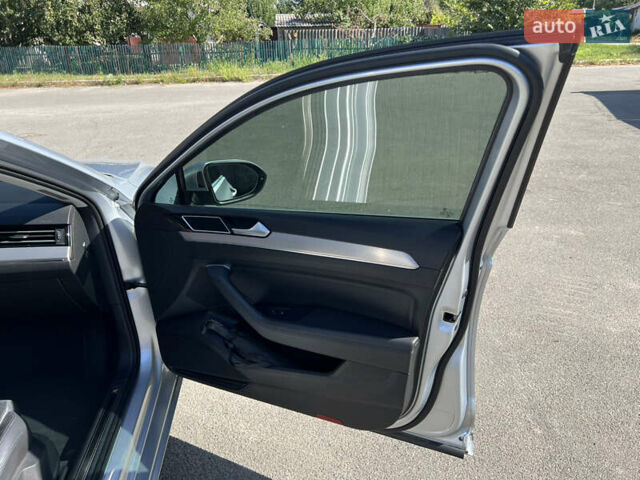 Серый Фольксваген Пассат, объемом двигателя 1.97 л и пробегом 315 тыс. км за 18000 $, фото 22 на Automoto.ua