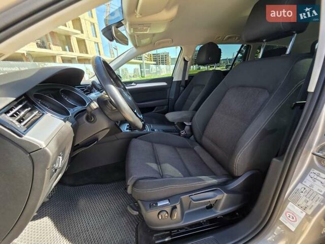 Серый Фольксваген Пассат, объемом двигателя 1.97 л и пробегом 217 тыс. км за 15900 $, фото 24 на Automoto.ua