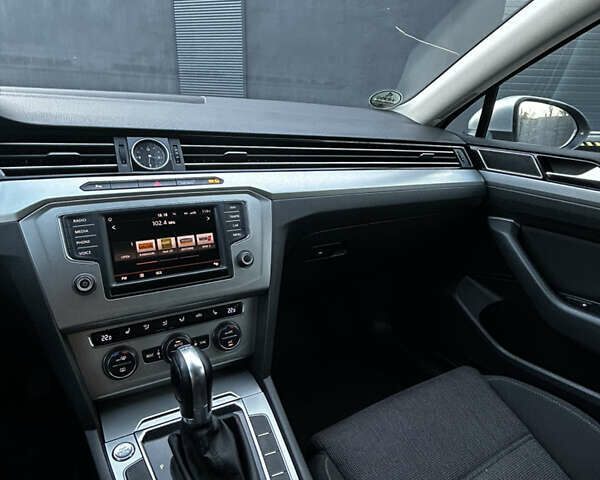 Серый Фольксваген Пассат, объемом двигателя 1.97 л и пробегом 310 тыс. км за 14700 $, фото 15 на Automoto.ua