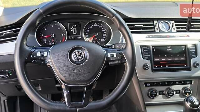 Серый Фольксваген Пассат, объемом двигателя 1.97 л и пробегом 328 тыс. км за 13900 $, фото 28 на Automoto.ua