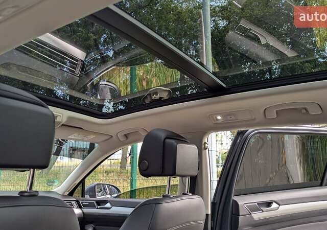 Серый Фольксваген Пассат, объемом двигателя 1.97 л и пробегом 276 тыс. км за 14500 $, фото 19 на Automoto.ua