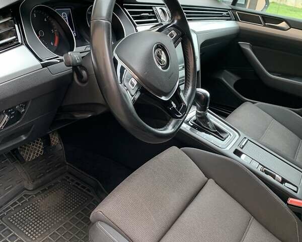 Серый Фольксваген Пассат, объемом двигателя 1.97 л и пробегом 310 тыс. км за 13200 $, фото 5 на Automoto.ua