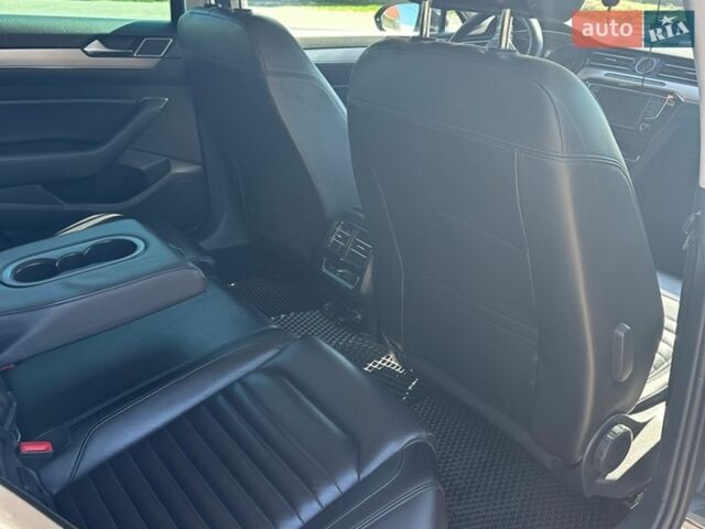 Серый Фольксваген Пассат, объемом двигателя 1.97 л и пробегом 298 тыс. км за 17300 $, фото 7 на Automoto.ua