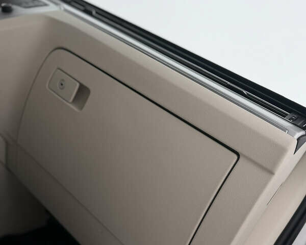 Серый Фольксваген Пассат, объемом двигателя 1.6 л и пробегом 317 тыс. км за 12000 $, фото 50 на Automoto.ua