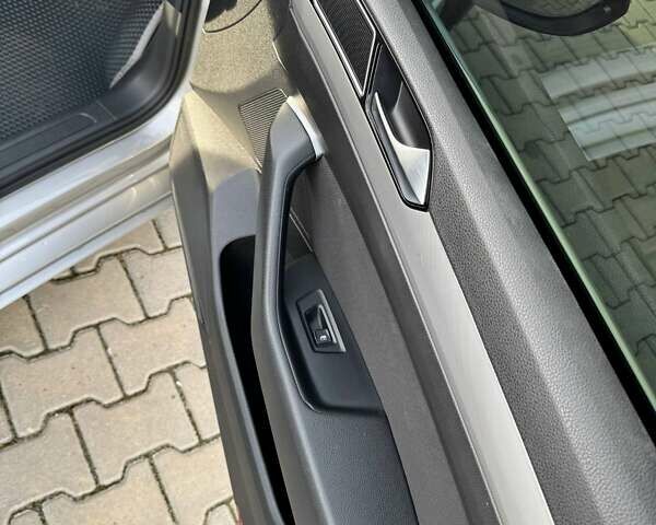 Сірий Фольксваген Пассат, об'ємом двигуна 1.6 л та пробігом 357 тис. км за 12999 $, фото 24 на Automoto.ua