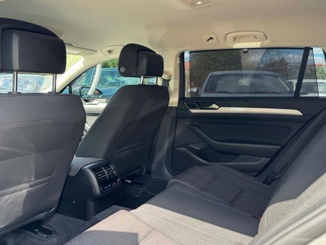 Серый Фольксваген Пассат, объемом двигателя 2 л и пробегом 290 тыс. км за 13999 $, фото 10 на Automoto.ua