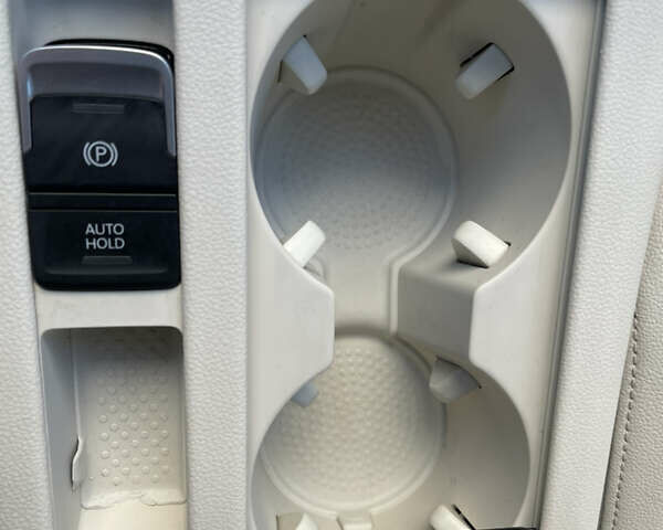 Серый Фольксваген Пассат, объемом двигателя 2 л и пробегом 245 тыс. км за 17995 $, фото 111 на Automoto.ua