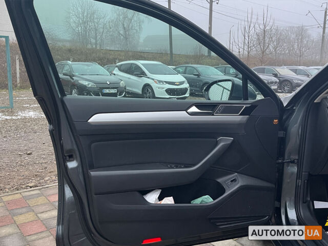 Сірий Фольксваген Пассат, об'ємом двигуна 2 л та пробігом 261 тис. км за 16000 $, фото 7 на Automoto.ua