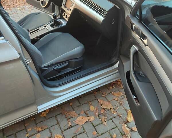 Сірий Фольксваген Пассат, об'ємом двигуна 1.6 л та пробігом 216 тис. км за 14800 $, фото 8 на Automoto.ua