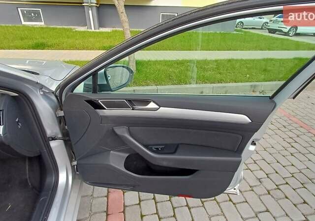 Серый Фольксваген Пассат, объемом двигателя 1.97 л и пробегом 270 тыс. км за 14000 $, фото 19 на Automoto.ua