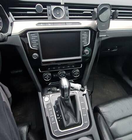 Серый Фольксваген Пассат, объемом двигателя 1.97 л и пробегом 289 тыс. км за 14700 $, фото 5 на Automoto.ua