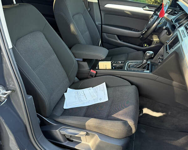 Серый Фольксваген Пассат, объемом двигателя 2 л и пробегом 285 тыс. км за 13700 $, фото 8 на Automoto.ua