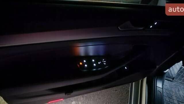 Серый Фольксваген Пассат, объемом двигателя 1.6 л и пробегом 235 тыс. км за 12800 $, фото 11 на Automoto.ua