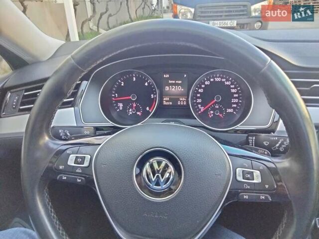 Серый Фольксваген Пассат, объемом двигателя 1.97 л и пробегом 329 тыс. км за 14800 $, фото 4 на Automoto.ua