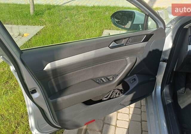 Серый Фольксваген Пассат, объемом двигателя 1.97 л и пробегом 270 тыс. км за 14000 $, фото 12 на Automoto.ua