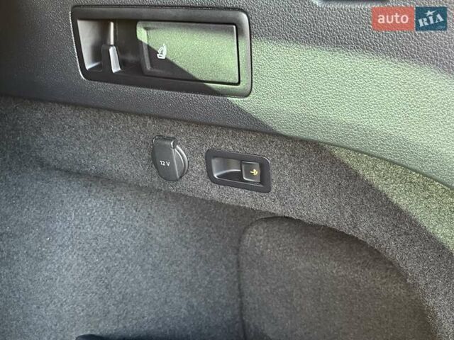 Серый Фольксваген Пассат, объемом двигателя 1.97 л и пробегом 235 тыс. км за 18100 $, фото 4 на Automoto.ua