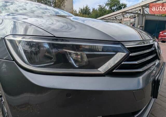 Серый Фольксваген Пассат, объемом двигателя 1.97 л и пробегом 276 тыс. км за 14500 $, фото 28 на Automoto.ua