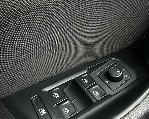 Сірий Фольксваген Пассат, об'ємом двигуна 1.97 л та пробігом 297 тис. км за 14600 $, фото 29 на Automoto.ua