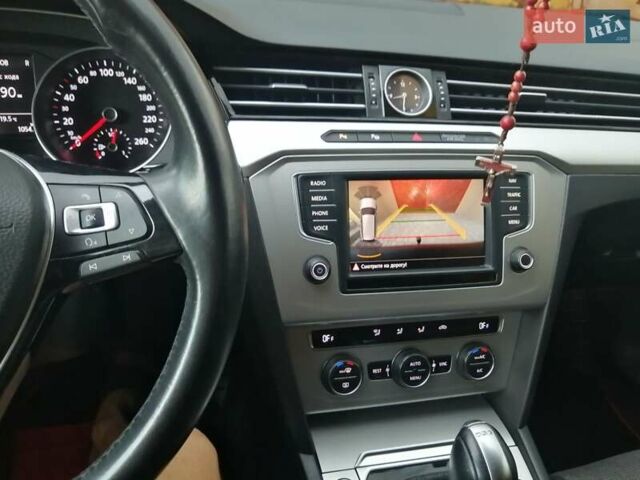 Серый Фольксваген Пассат, объемом двигателя 1.6 л и пробегом 218 тыс. км за 14700 $, фото 13 на Automoto.ua