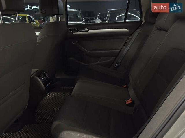 Серый Фольксваген Пассат, объемом двигателя 2 л и пробегом 257 тыс. км за 13599 $, фото 20 на Automoto.ua