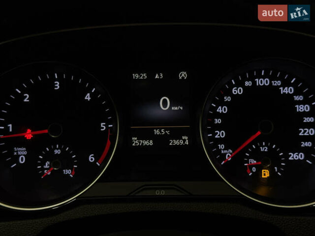 Серый Фольксваген Пассат, объемом двигателя 2 л и пробегом 257 тыс. км за 13599 $, фото 28 на Automoto.ua