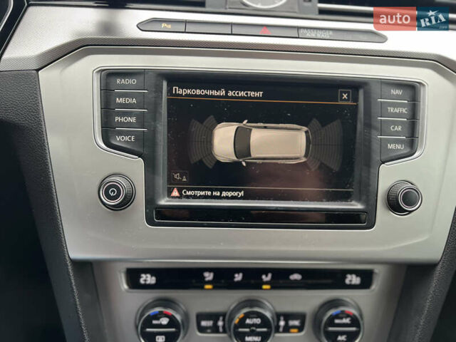 Серый Фольксваген Пассат, объемом двигателя 1.97 л и пробегом 218 тыс. км за 11800 $, фото 21 на Automoto.ua