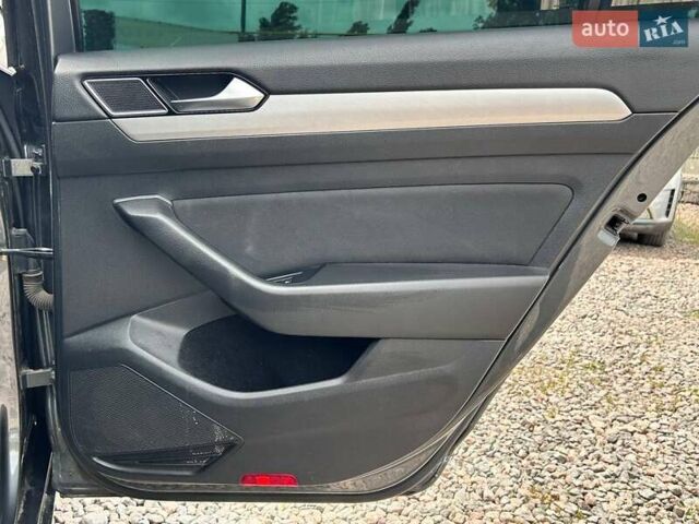 Серый Фольксваген Пассат, объемом двигателя 1.97 л и пробегом 334 тыс. км за 13000 $, фото 32 на Automoto.ua