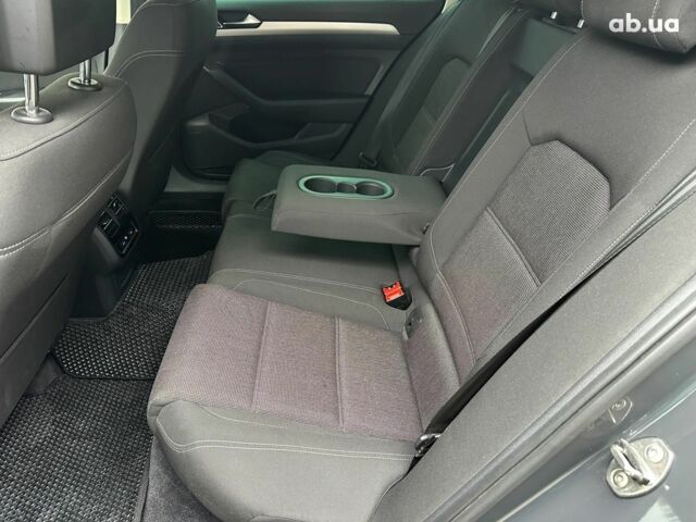 Серый Фольксваген Пассат, объемом двигателя 2 л и пробегом 283 тыс. км за 14990 $, фото 14 на Automoto.ua