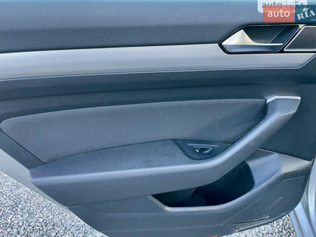 Серый Фольксваген Пассат, объемом двигателя 1.97 л и пробегом 278 тыс. км за 13900 $, фото 27 на Automoto.ua