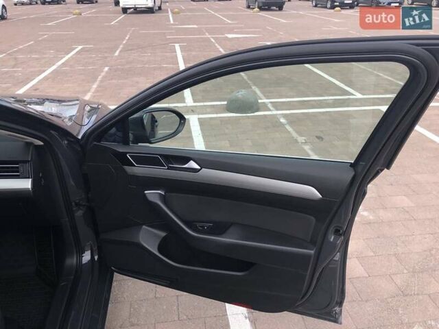 Сірий Фольксваген Пассат, об'ємом двигуна 2 л та пробігом 243 тис. км за 14800 $, фото 18 на Automoto.ua