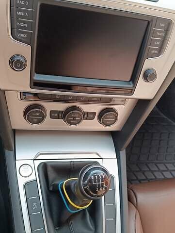 Серый Фольксваген Пассат, объемом двигателя 1.6 л и пробегом 235 тыс. км за 12800 $, фото 36 на Automoto.ua