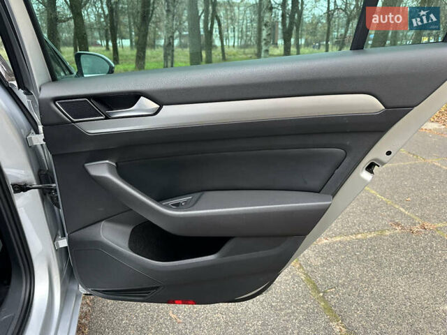 Серый Фольксваген Пассат, объемом двигателя 2 л и пробегом 312 тыс. км за 13999 $, фото 28 на Automoto.ua