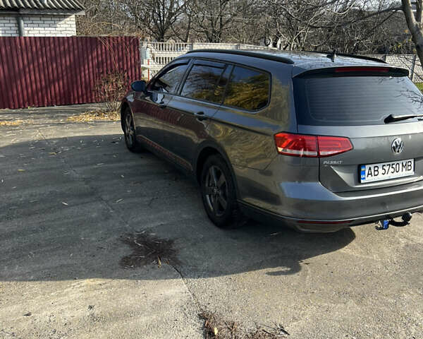 Серый Фольксваген Пассат, объемом двигателя 1.6 л и пробегом 335 тыс. км за 12900 $, фото 6 на Automoto.ua