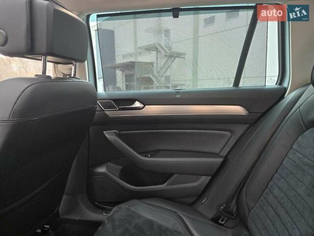 Серый Фольксваген Пассат, объемом двигателя 1.97 л и пробегом 198 тыс. км за 25000 $, фото 32 на Automoto.ua