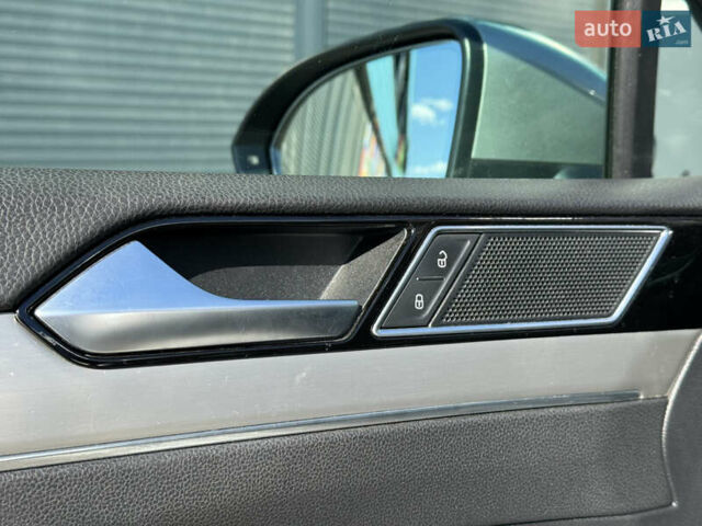 Сірий Фольксваген Пассат, об'ємом двигуна 1.6 л та пробігом 264 тис. км за 15800 $, фото 46 на Automoto.ua