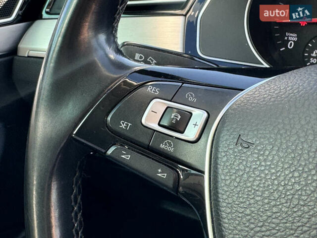 Сірий Фольксваген Пассат, об'ємом двигуна 1.6 л та пробігом 264 тис. км за 15800 $, фото 40 на Automoto.ua