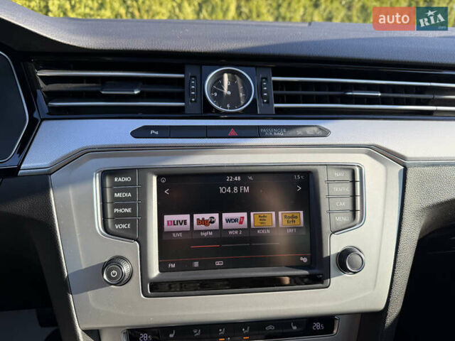 Серый Фольксваген Пассат, объемом двигателя 2 л и пробегом 195 тыс. км за 16999 $, фото 59 на Automoto.ua