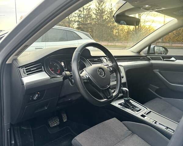 Серый Фольксваген Пассат, объемом двигателя 1.97 л и пробегом 247 тыс. км за 14500 $, фото 7 на Automoto.ua