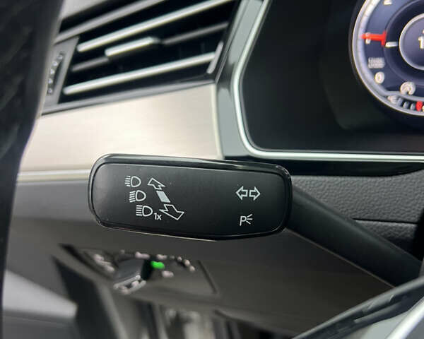 Сірий Фольксваген Пассат, об'ємом двигуна 1.6 л та пробігом 260 тис. км за 13999 $, фото 27 на Automoto.ua