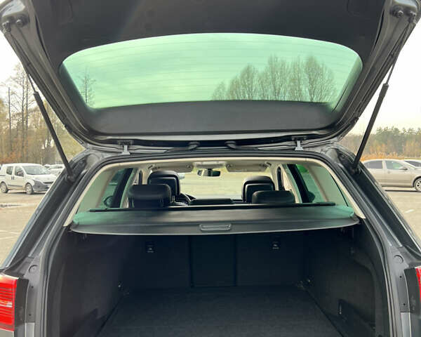 Серый Фольксваген Пассат, объемом двигателя 1.6 л и пробегом 265 тыс. км за 13200 $, фото 51 на Automoto.ua