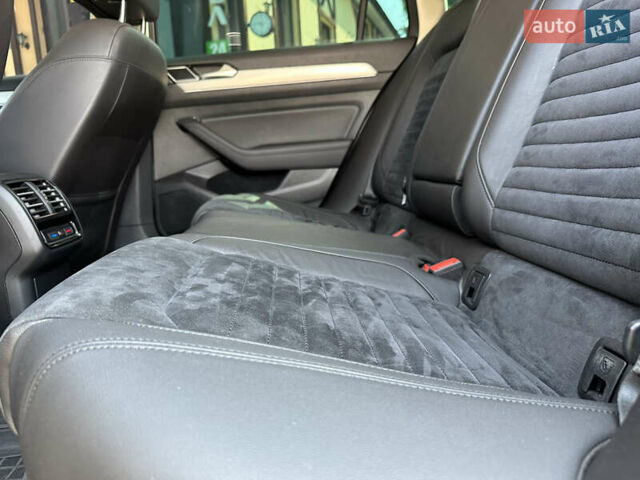 Серый Фольксваген Пассат, объемом двигателя 1.97 л и пробегом 275 тыс. км за 15999 $, фото 51 на Automoto.ua