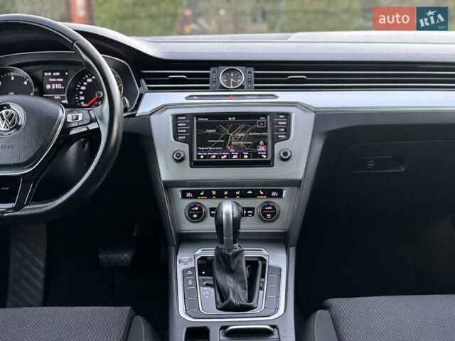 Серый Фольксваген Пассат, объемом двигателя 2 л и пробегом 267 тыс. км за 13950 $, фото 132 на Automoto.ua