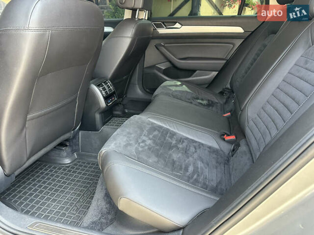 Серый Фольксваген Пассат, объемом двигателя 1.97 л и пробегом 275 тыс. км за 15999 $, фото 50 на Automoto.ua