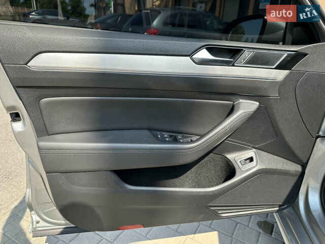 Серый Фольксваген Пассат, объемом двигателя 1.97 л и пробегом 275 тыс. км за 15999 $, фото 48 на Automoto.ua