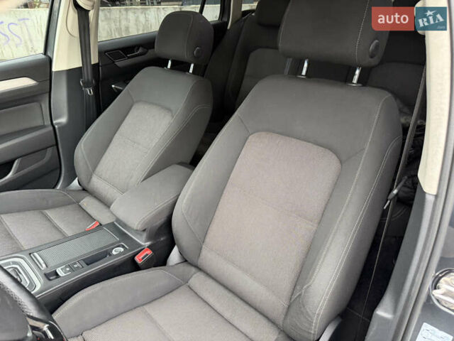 Сірий Фольксваген Пассат, об'ємом двигуна 1.97 л та пробігом 312 тис. км за 13000 $, фото 14 на Automoto.ua