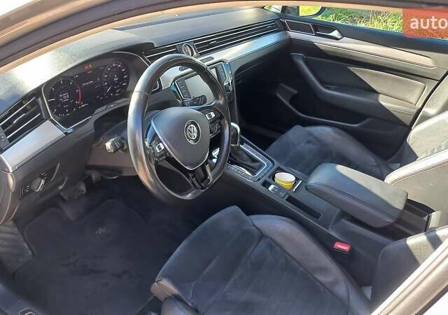 Серый Фольксваген Пассат, объемом двигателя 1.97 л и пробегом 277 тыс. км за 16900 $, фото 16 на Automoto.ua