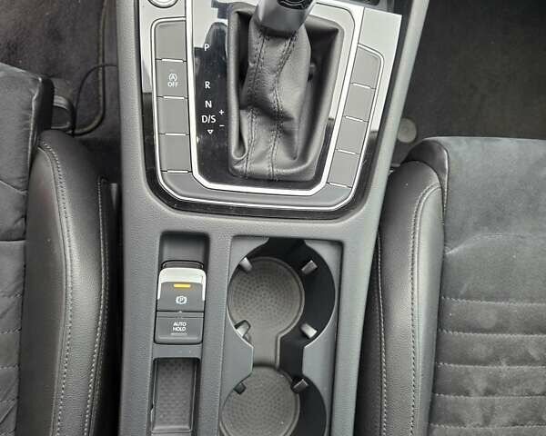 Серый Фольксваген Пассат, объемом двигателя 1.97 л и пробегом 198 тыс. км за 25000 $, фото 41 на Automoto.ua