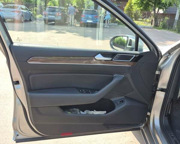 Серый Фольксваген Пассат, объемом двигателя 1.97 л и пробегом 267 тыс. км за 19000 $, фото 27 на Automoto.ua