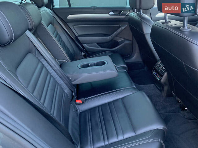 Сірий Фольксваген Пассат, об'ємом двигуна 2 л та пробігом 290 тис. км за 19700 $, фото 25 на Automoto.ua