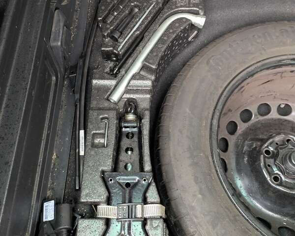 Серый Фольксваген Пассат, объемом двигателя 1.6 л и пробегом 290 тыс. км за 11499 $, фото 17 на Automoto.ua